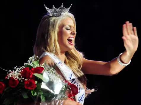 Fauntleroy is crowned Miss South Carolina 2012. Photo Courtesy: ©Miss South Carolina Organization