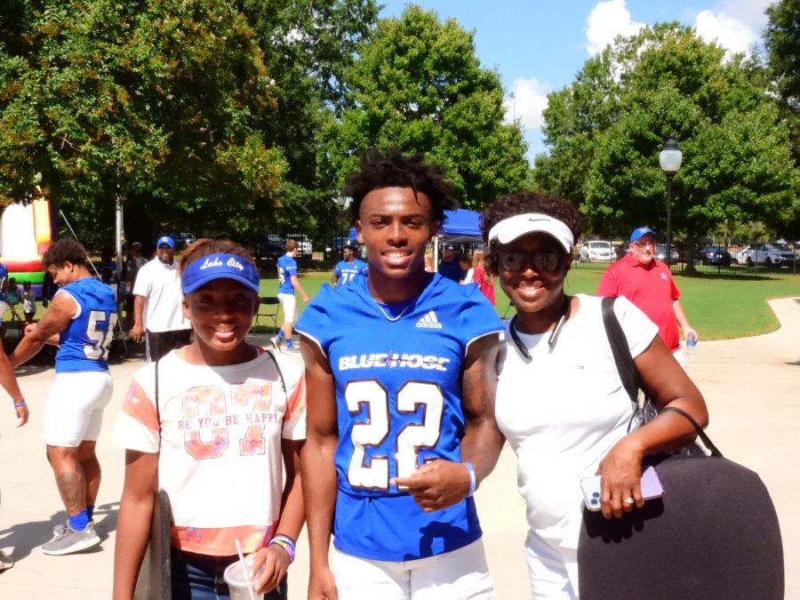 Sophomore defensive back George Wilder with his family.