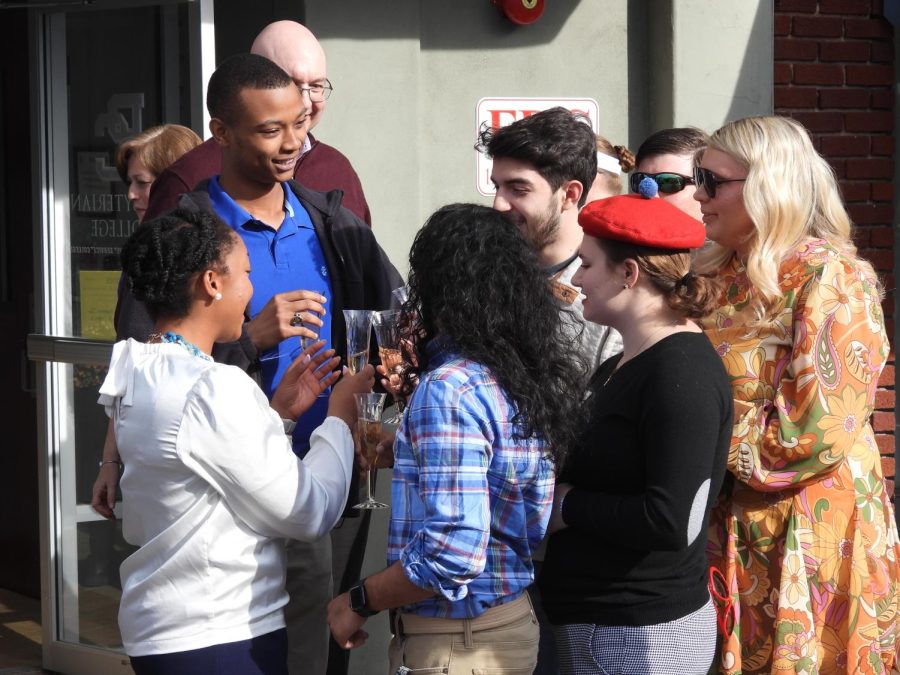 Students enjoy their toasts outside 112 Musgrove.